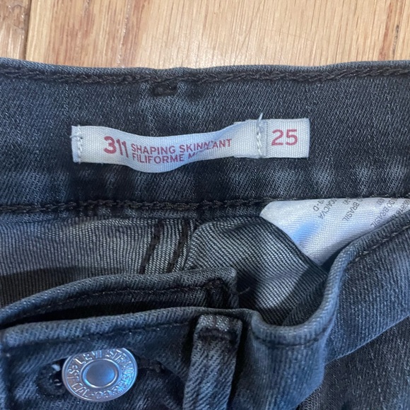 2 for $20 ⭐️ Levi’s Classic Black Skinny Jeans for Women - Picture 5 of 7